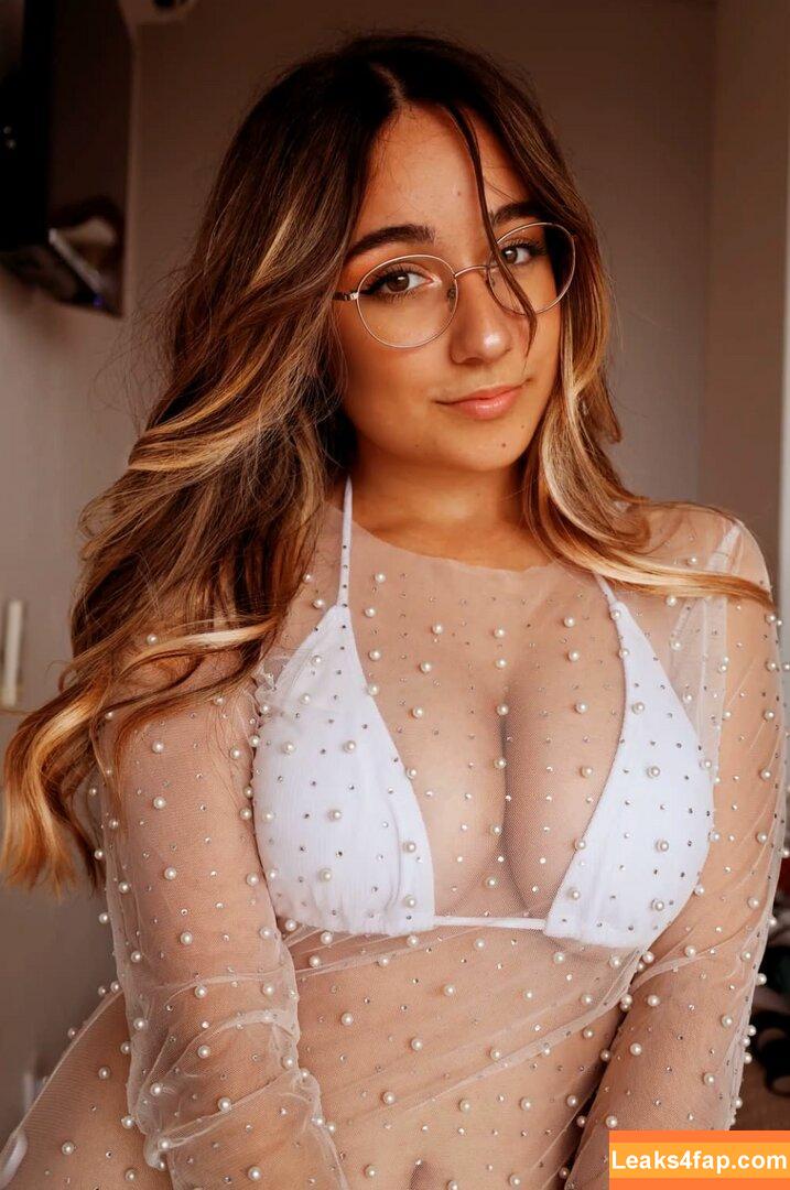 Maya ASMR / maya.asmr.channel / maya_asmr / skaen_asmr leaked photo photo #0073