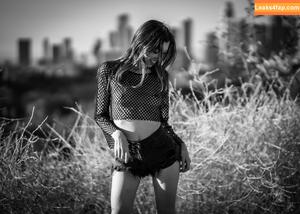 Maya Woulfe photo #0098