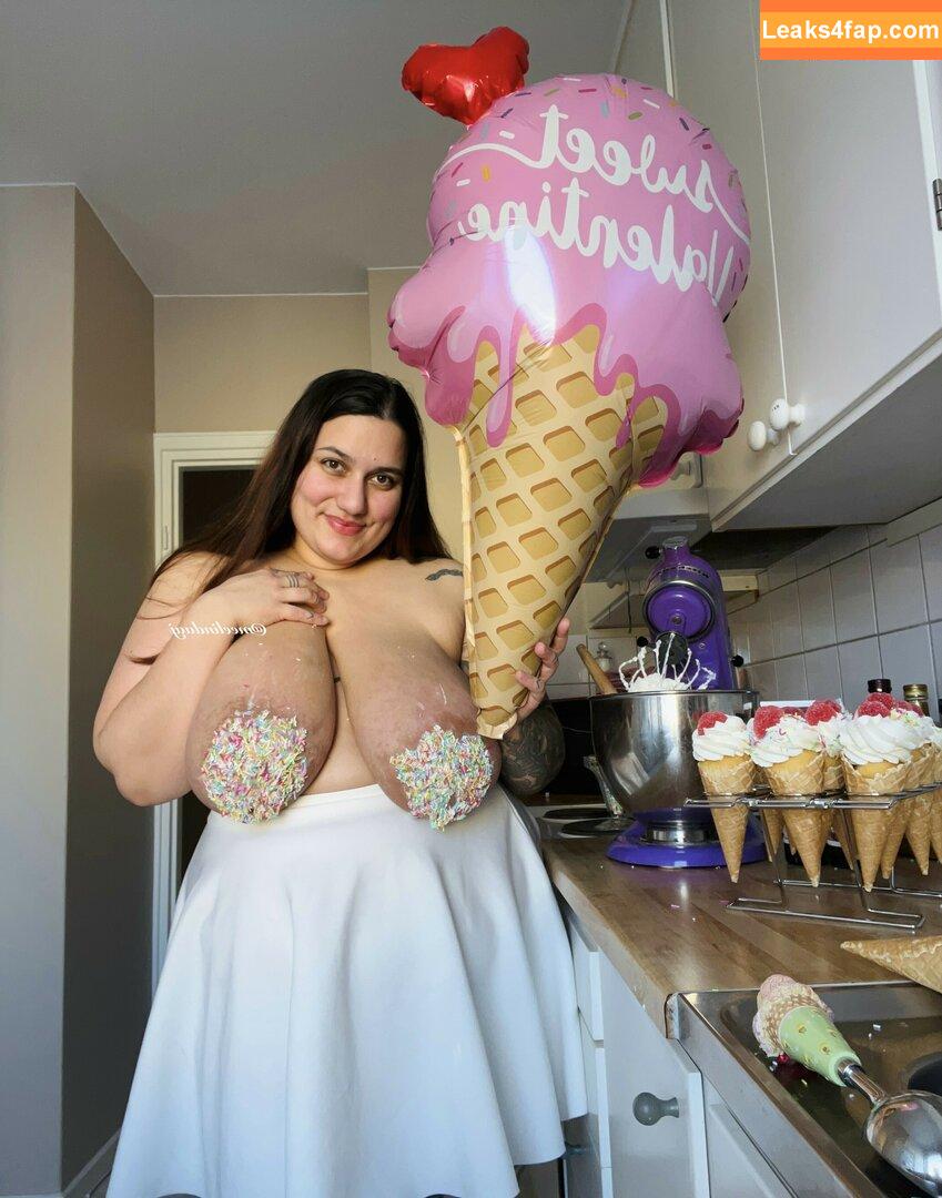 meelindaaj / Melinda / missbustybaker leaked photo photo #0030