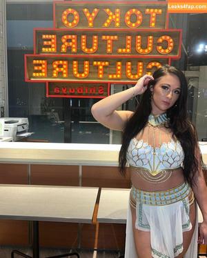 Megan Bayne photo #0002