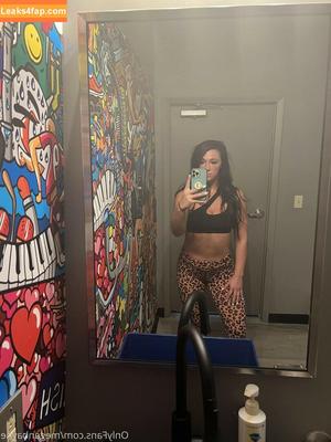 Megan Bayne photo #0046