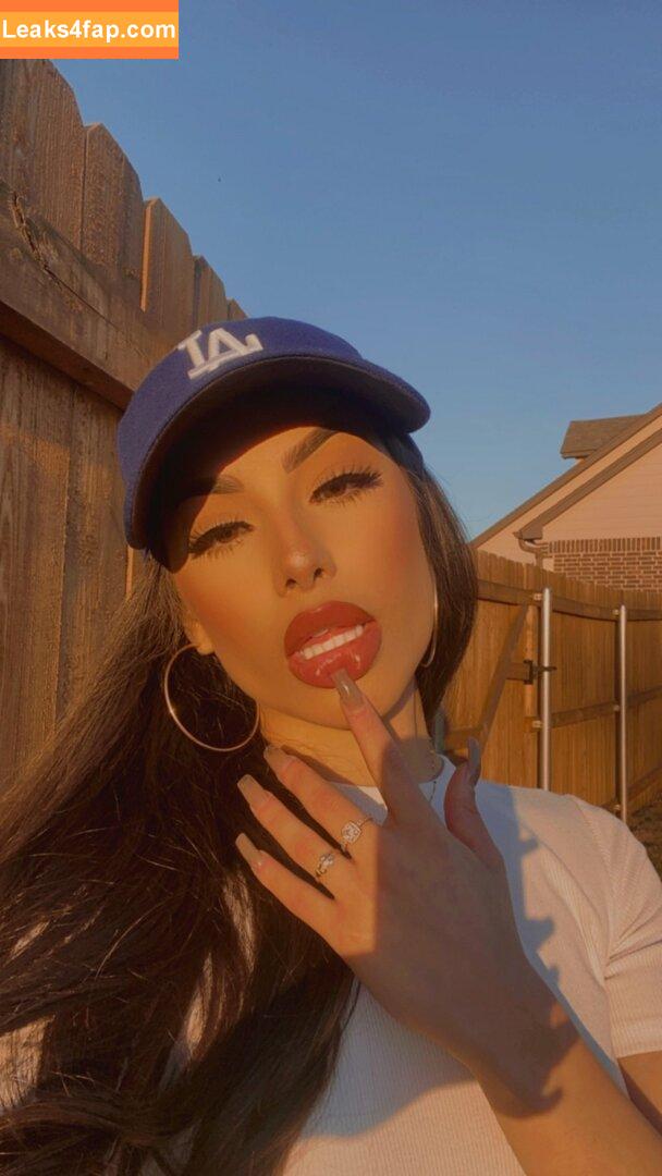MeganMaariee / delosvntoss / megmariiee leaked photo photo #0004