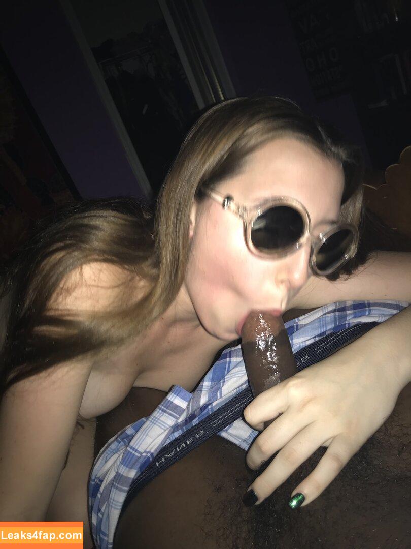 Melody Parker / iloveconch / melodyparker69 / pornstar leaked photo photo #0029