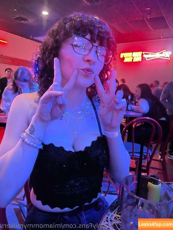 Mia Milkers / mia_milkerss / miabigbblogger / miamommymilkers leaked photo photo #0029