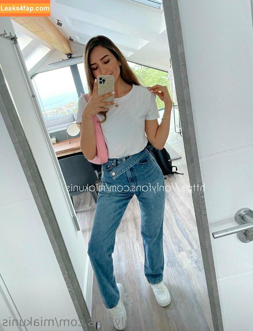 miakunis / kunismilaonline leaked photo photo #0037
