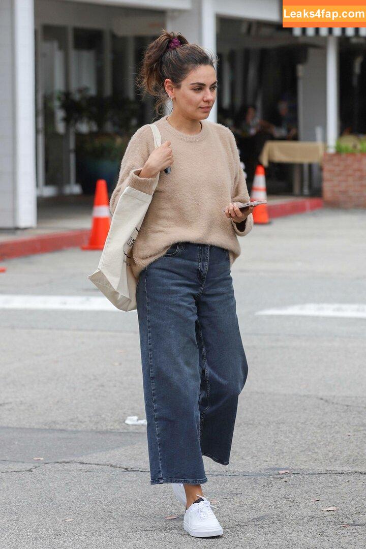 Mila Kunis / MILAKUNISV leaked photo photo #0068