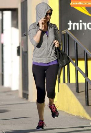 Mila Kunis photo #0032