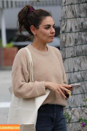 Mila Kunis photo #0065