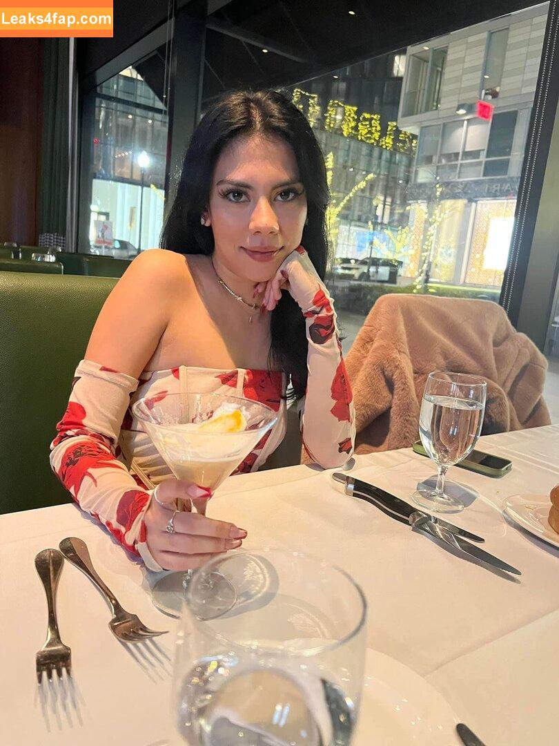 Mila Marie / milamariesutton / milamariexoxo leaked photo photo #0039