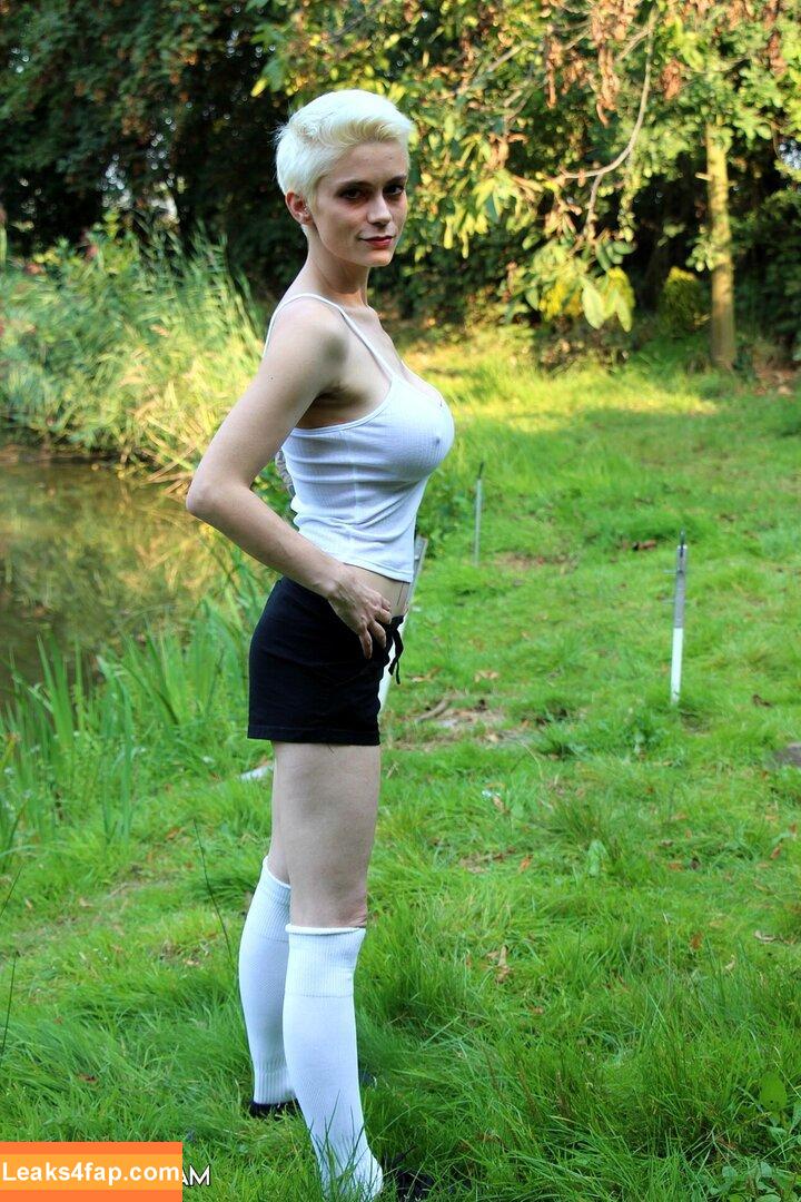 Mila Milan / milamilanofficial leaked photo photo #0105