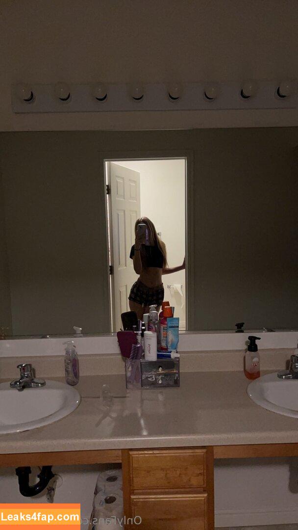 mileyeilish / billieeilish leaked photo photo #0001