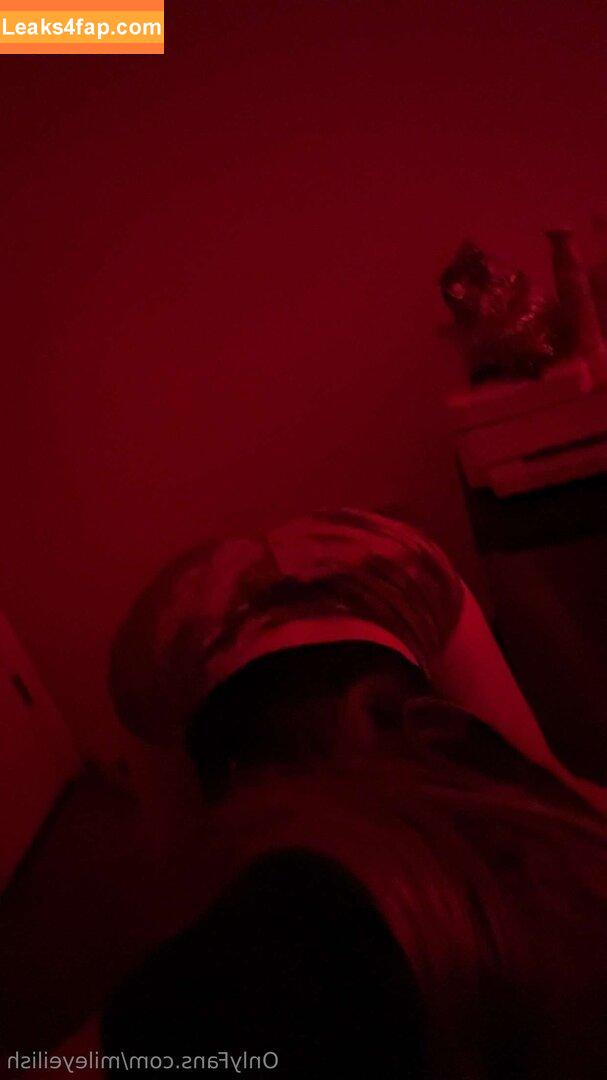 mileyeilish / billieeilish leaked photo photo #0008