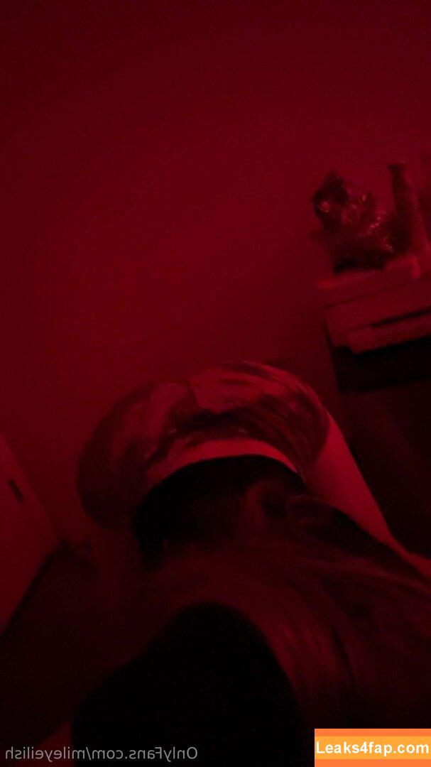 mileyeilish / billieeilish leaked photo photo #0036
