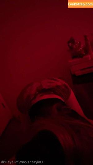 mileyeilish photo #0044