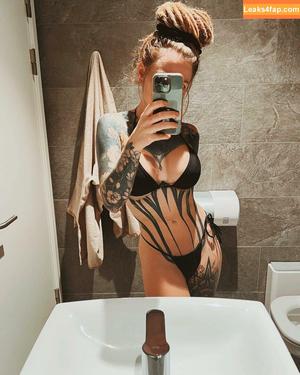 Miss Felixity photo #0001