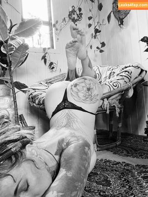 Miss Felixity photo #0067