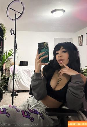 missfrizz photo #0003