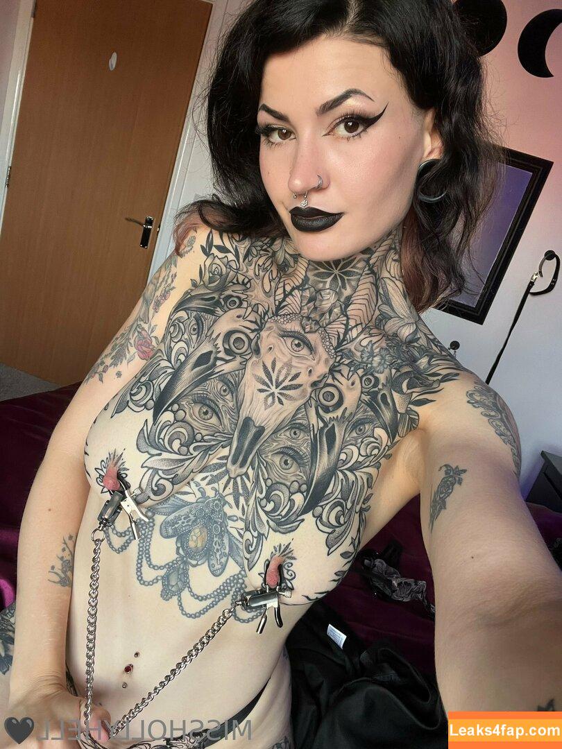 misshollyhell /  leaked photo photo #0008