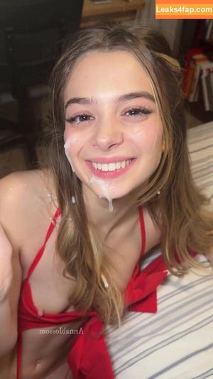 Molly Little photo #0107