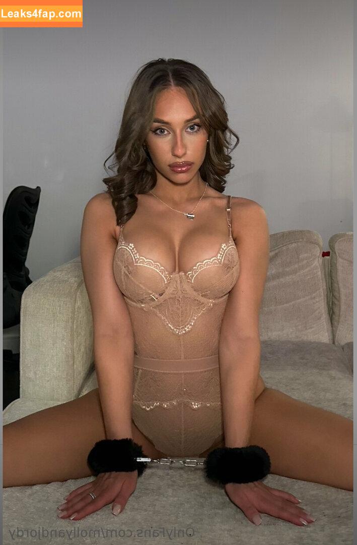 Molly Richards /  leaked photo photo #0005