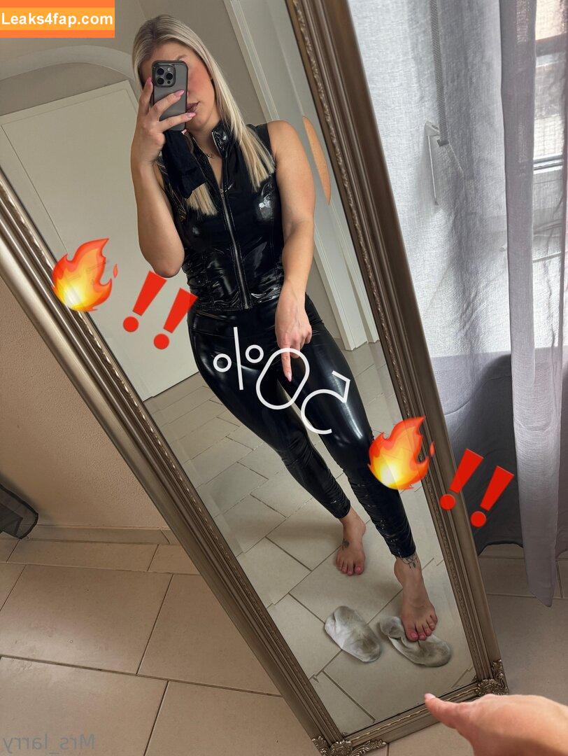 mrs_larry /  leaked photo photo #0003