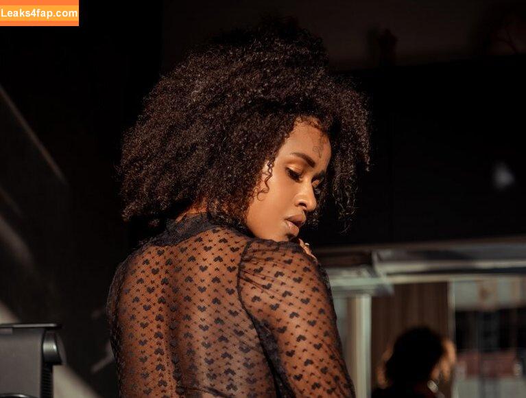 Naiara Rodrigues / AnjinhaMaa / naiaraebony / naiiebony leaked photo photo #0021