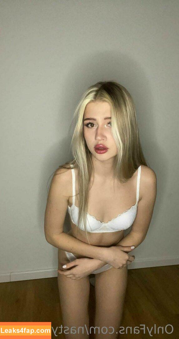 nastynatashy / elleprincess / nasty_natashy leaked photo photo #0047