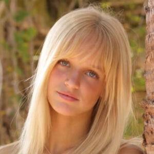 Natalie Grace photo #0002