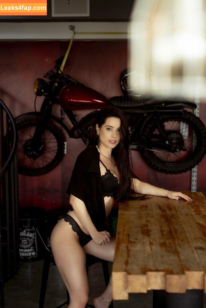 Nayara Torchi / nayaratorchi слитое фото фото #0003
