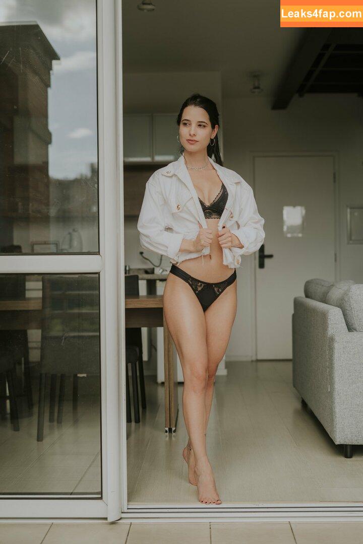 Nayara Torchi / nayaratorchi слитое фото фото #0004