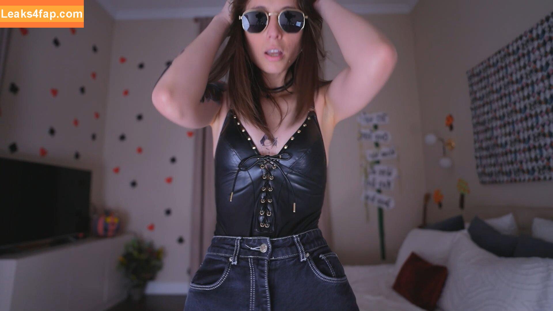 newchloe18 / grey_x9 leaked photo photo #0022