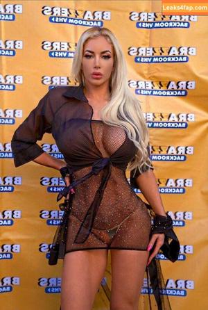 Nicolette Shea photo #1077