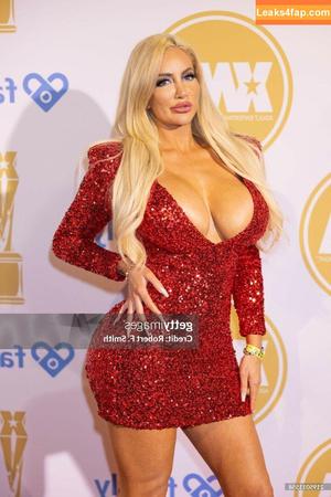 Nicolette Shea photo #1360
