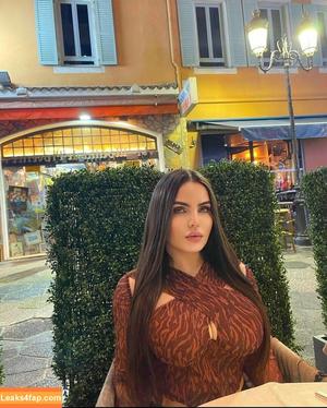 Noure Sahli photo #0015