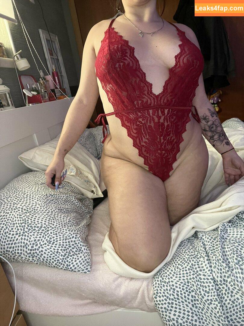ok_nessy / inessousa47 leaked photo photo #0009