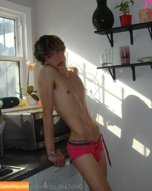 okayjohnnyboy photo #0112