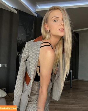 Olivia Blair photo #0008
