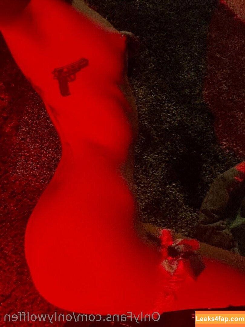 onlywolffen / onlyfen2 leaked photo photo #0006