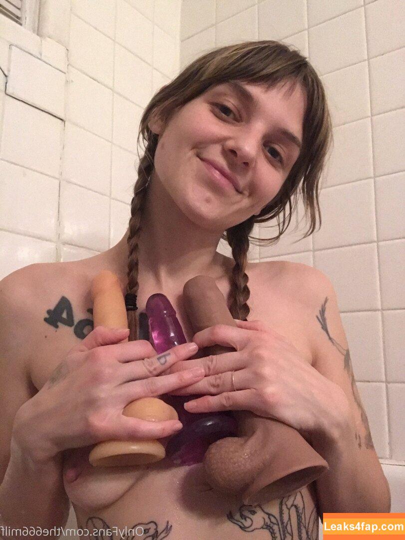 parisbush / Paris / The666milf / prettygirlparis10 leaked photo photo #0021