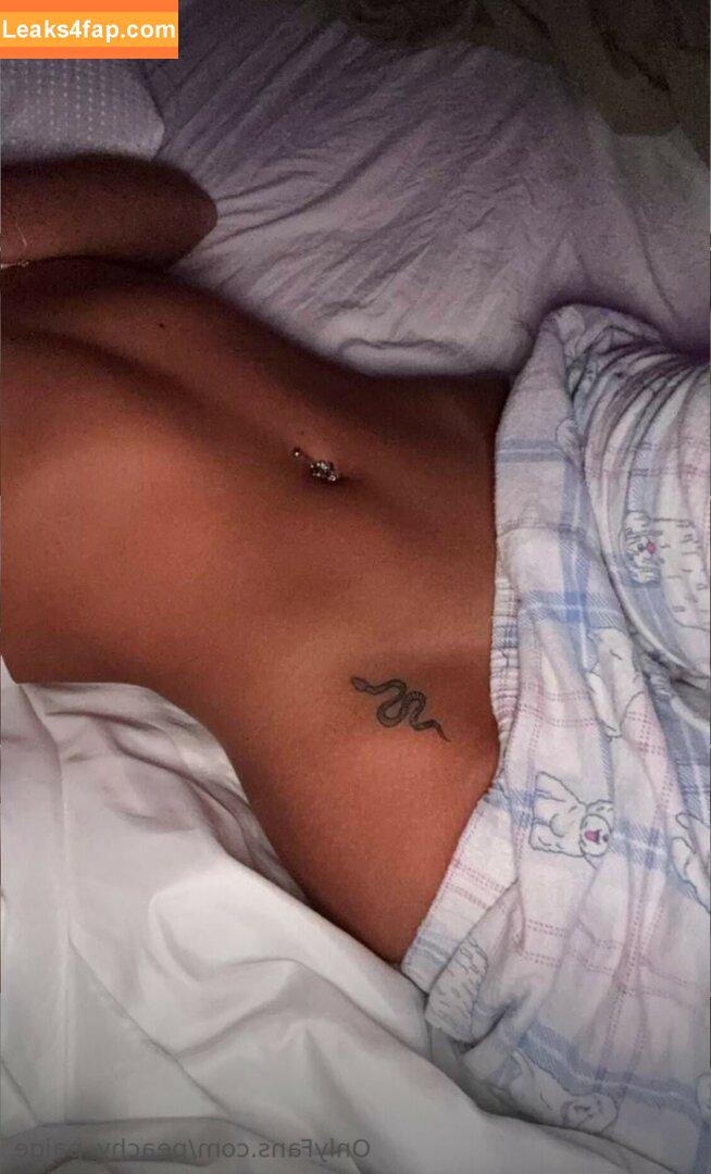 Peachy_paige / peachy__paige leaked photo photo #0017