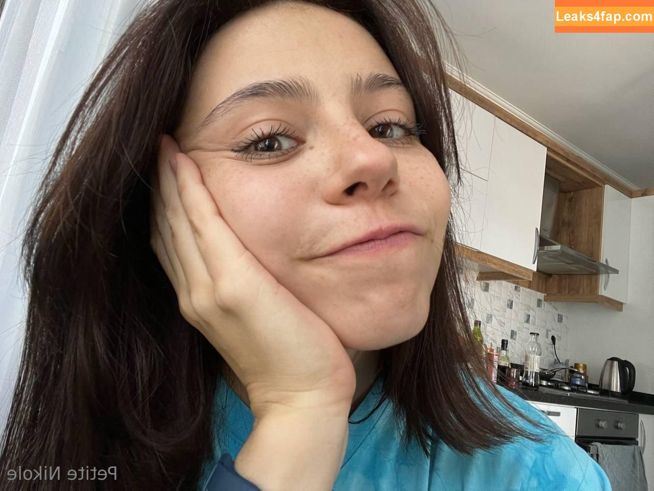 petitenikole /  leaked photo photo #0001