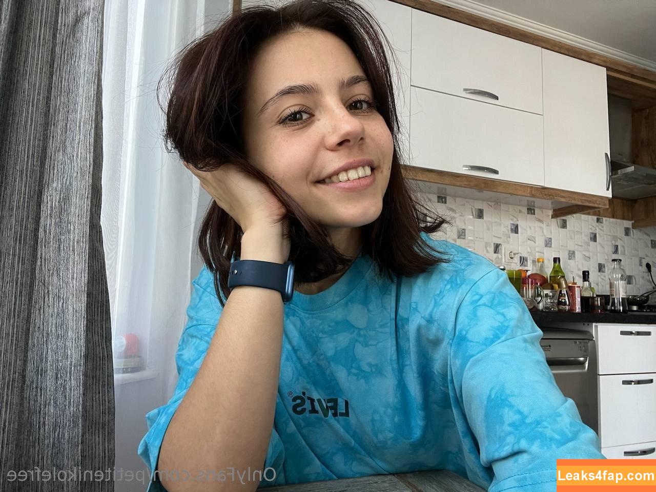 petitenikolefree / petitenikole leaked photo photo #0010