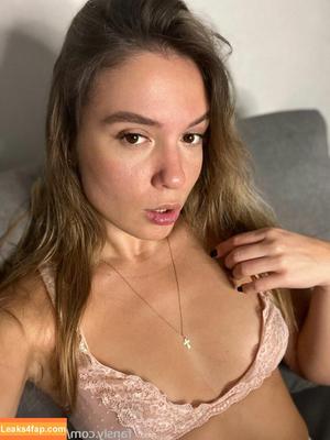 Polina Azarova photo #0016