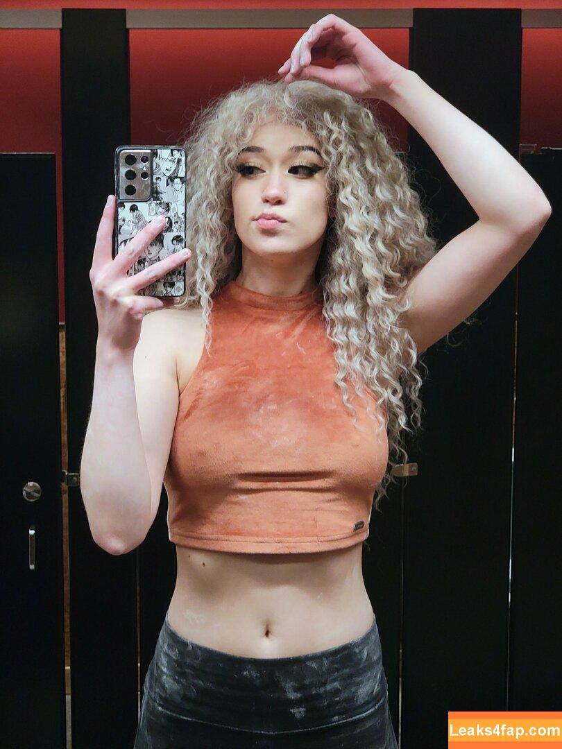 QueenTofu / Queen Tofu Games / Tofu_games / babytofu / https: leaked photo photo #0098