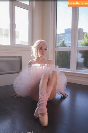 QueenTofu photo #0189