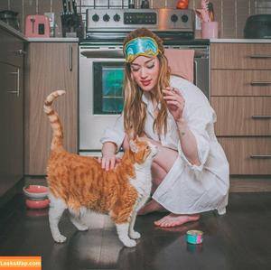 QueenTofu photo #0279