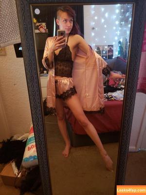 QueenTofu photo #0299