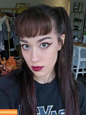 QueenTofu photo #0335