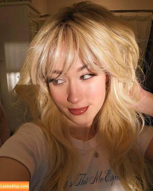 QueenTofu photo #0415