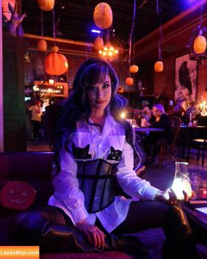 QueenTofu photo #0542